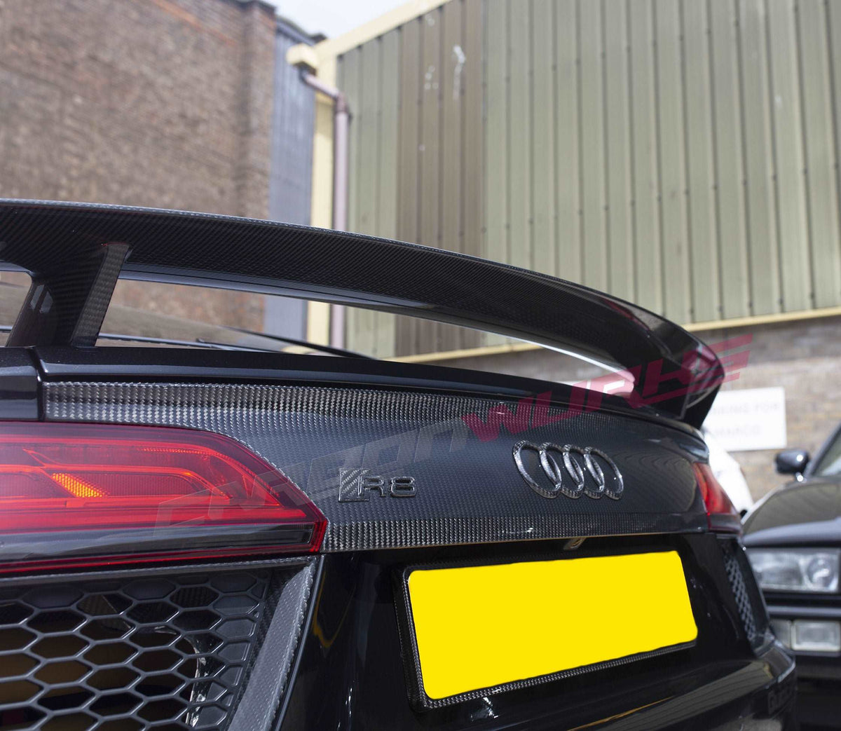 AUDI R8 COUPE CARBON FIBRE BOOT PANEL | Pre-Facelift